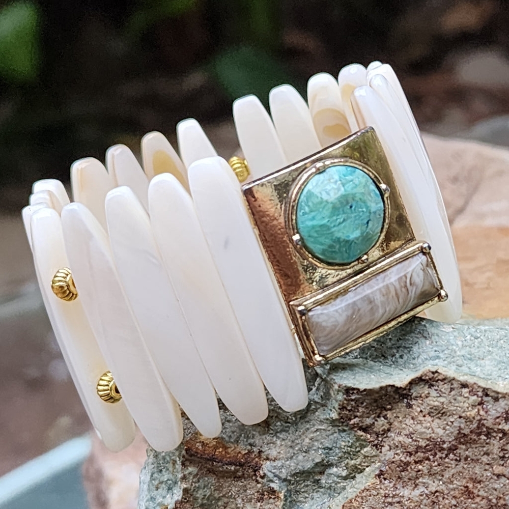 Bracelet with rainbow Mother of Pearl stone Golden tone Blue Stone